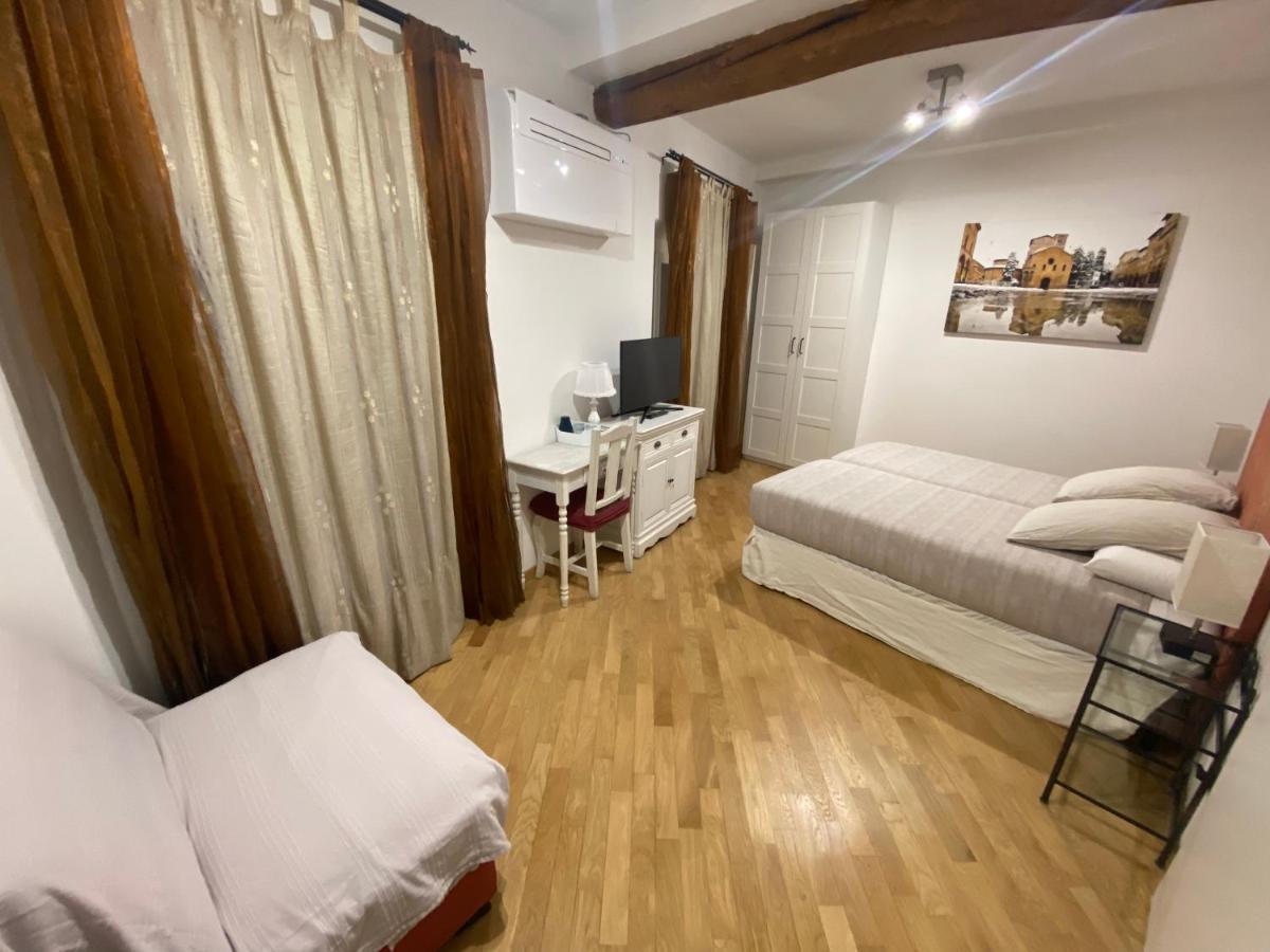 B&B And Home La Piazzetta Della Pioggia Bologna Exteriör bild