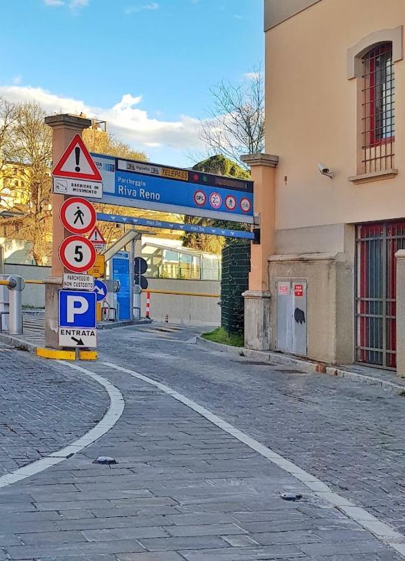 B&B And Home La Piazzetta Della Pioggia Bologna Exteriör bild