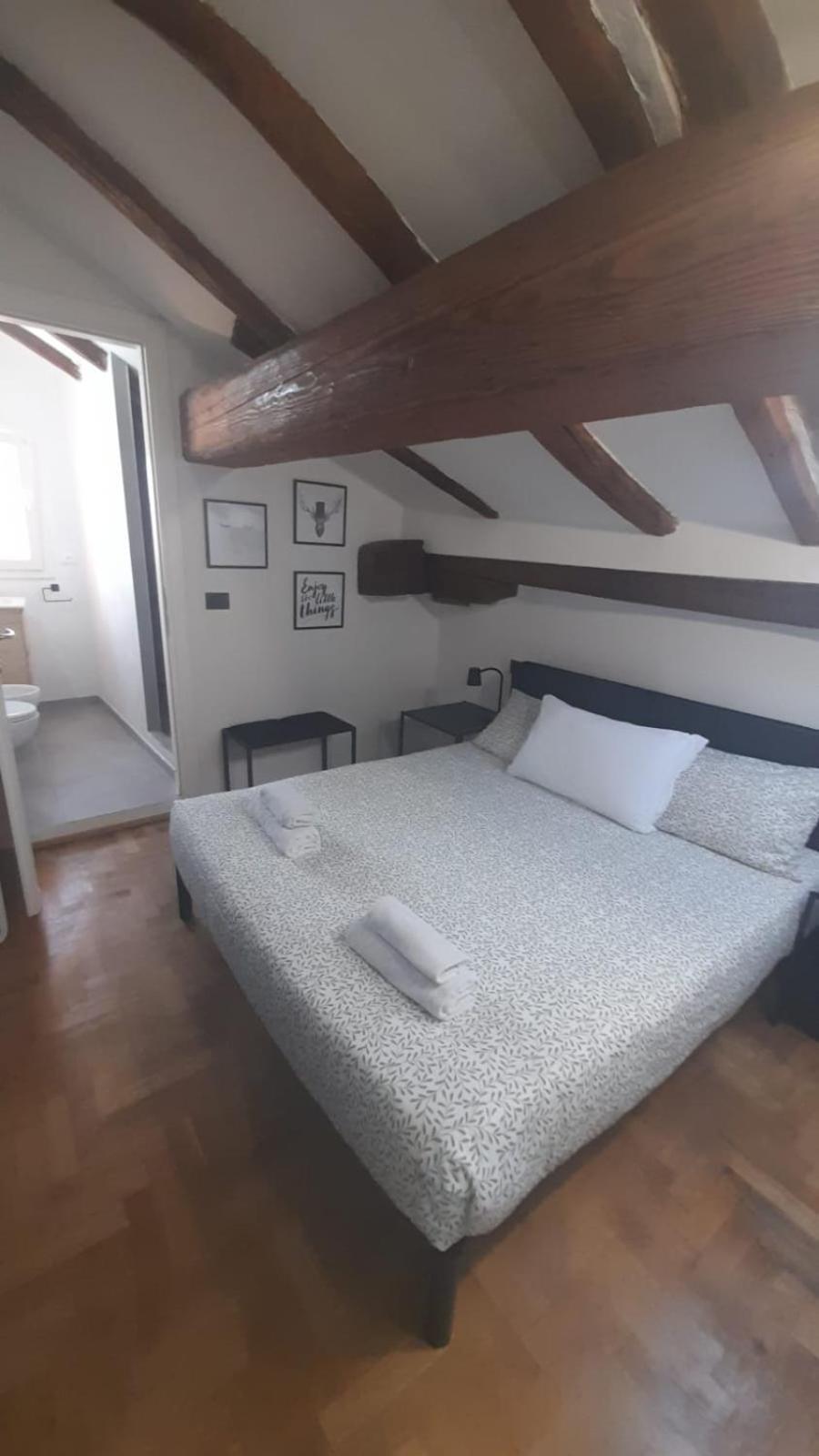B&B And Home La Piazzetta Della Pioggia Bologna Exteriör bild
