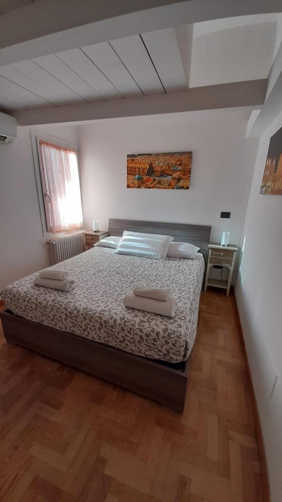 B&B And Home La Piazzetta Della Pioggia Bologna Exteriör bild