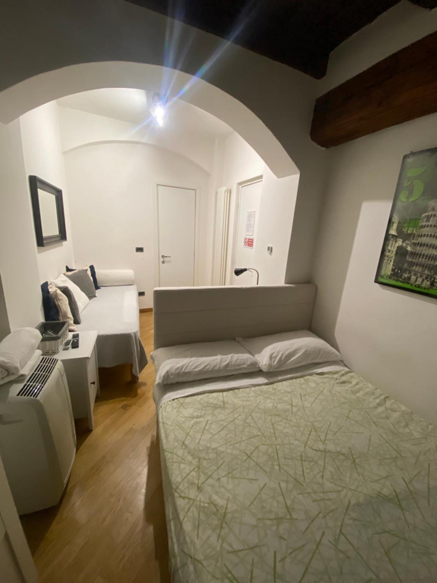 B&B And Home La Piazzetta Della Pioggia Bologna Exteriör bild