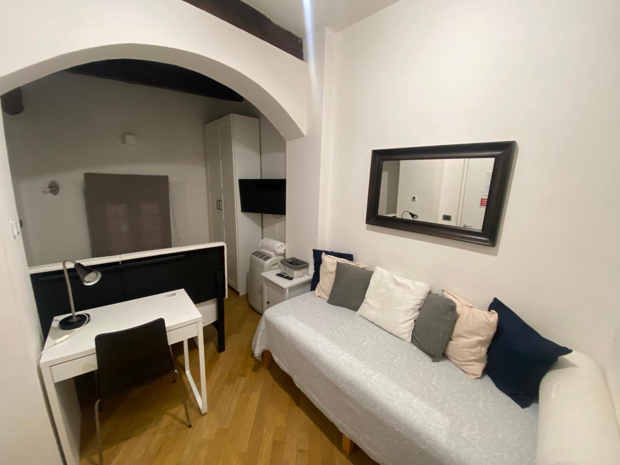 B&B And Home La Piazzetta Della Pioggia Bologna Exteriör bild