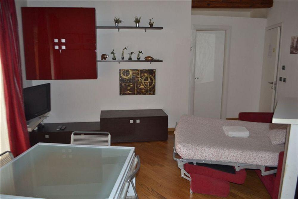 B&B And Home La Piazzetta Della Pioggia Bologna Exteriör bild