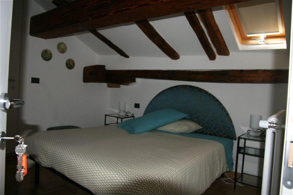 B&B And Home La Piazzetta Della Pioggia Bologna Exteriör bild
